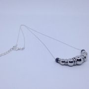 Collier classe et harmonieux