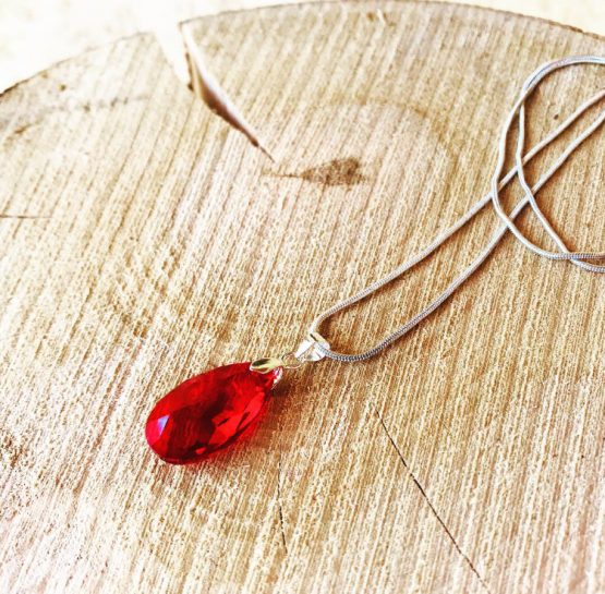 Collier goutte cristal rouge «Ysée»