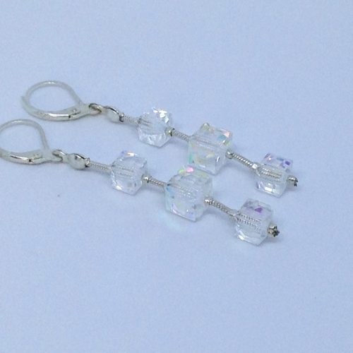 Boucles d'oreilles cube arc-en-ciel – Image 2