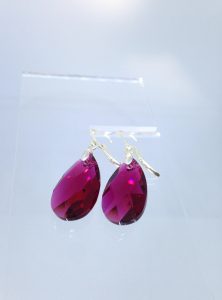 Boucles d'oreilles gouttes fuchsia "Sylvia"