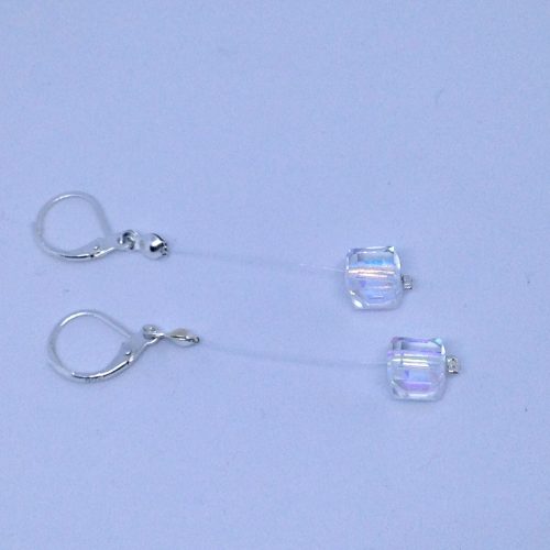 Boucles d'oreilles brillantes cubes suspendus - petit budget