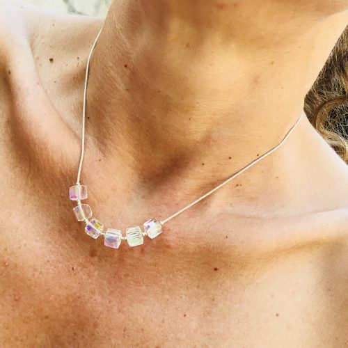 Collier Avec cubes en cristal arc en ciel