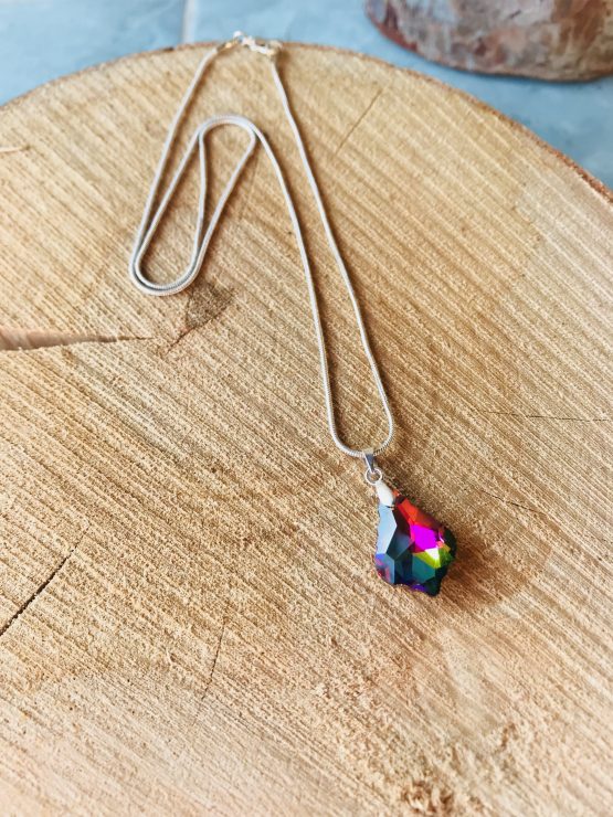 Collier arc-en-ciel foncé Chroma