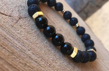 Bracelet noir avec pierre de lava