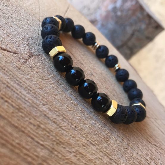 Bracelet noir avec pierre de lava