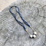 Collier bleu royal