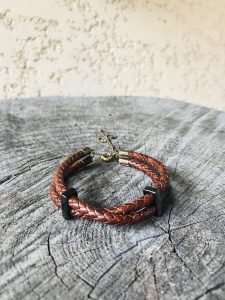 Bracelet homme avec cuir tressé croisé marron