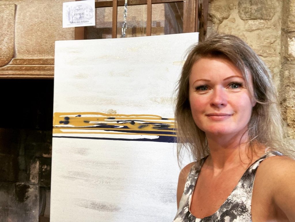 Jana Kuzmi - artiste peintre au 45ème salon des Artistes à Bouc Bel Air