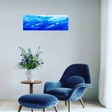 Toile “Orage” réalisée par Jana Kuzmi Et avec elle, les écrits bleus: Quelques larmes de l’orage bleu, n’arrivent plus à sécher … Les bateaux n’arrivent plus à trouver les trajectoires de retour … Le port est lointain … Il n’y a plus de l’horizon calme, Et ne s’entre voit même plus … Trouver un phare, pourrait être déjà ça… Mais non! La mer 🌊 s’en va … Elle lâche son coup de gueule pour pousser le cri de ces entrailles aigris … Et laisse tomber ces larmes sur ma toile cette nuit @janakuzmi #larmesbleues #larmes #nuages #bateaux #canvasart #voiliers⛵️ #canvaspainting #stormclouds #newpainting #artcurator #peintureetpoésie #janakuzmi #fineartpainting #fineart #loveart❤️ #modrá #bluecanvas #💙💙💙 #blumagazine #artmag #artgallery #bluegallery #sailinginstagram #yachtart #bateaux #voiliers #ecritsbleus