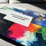 Livre et compilation des œuvres d'art avec et poèmes à l'eau de rose, écrits par Jana KUZMI artiste peintre et poète
