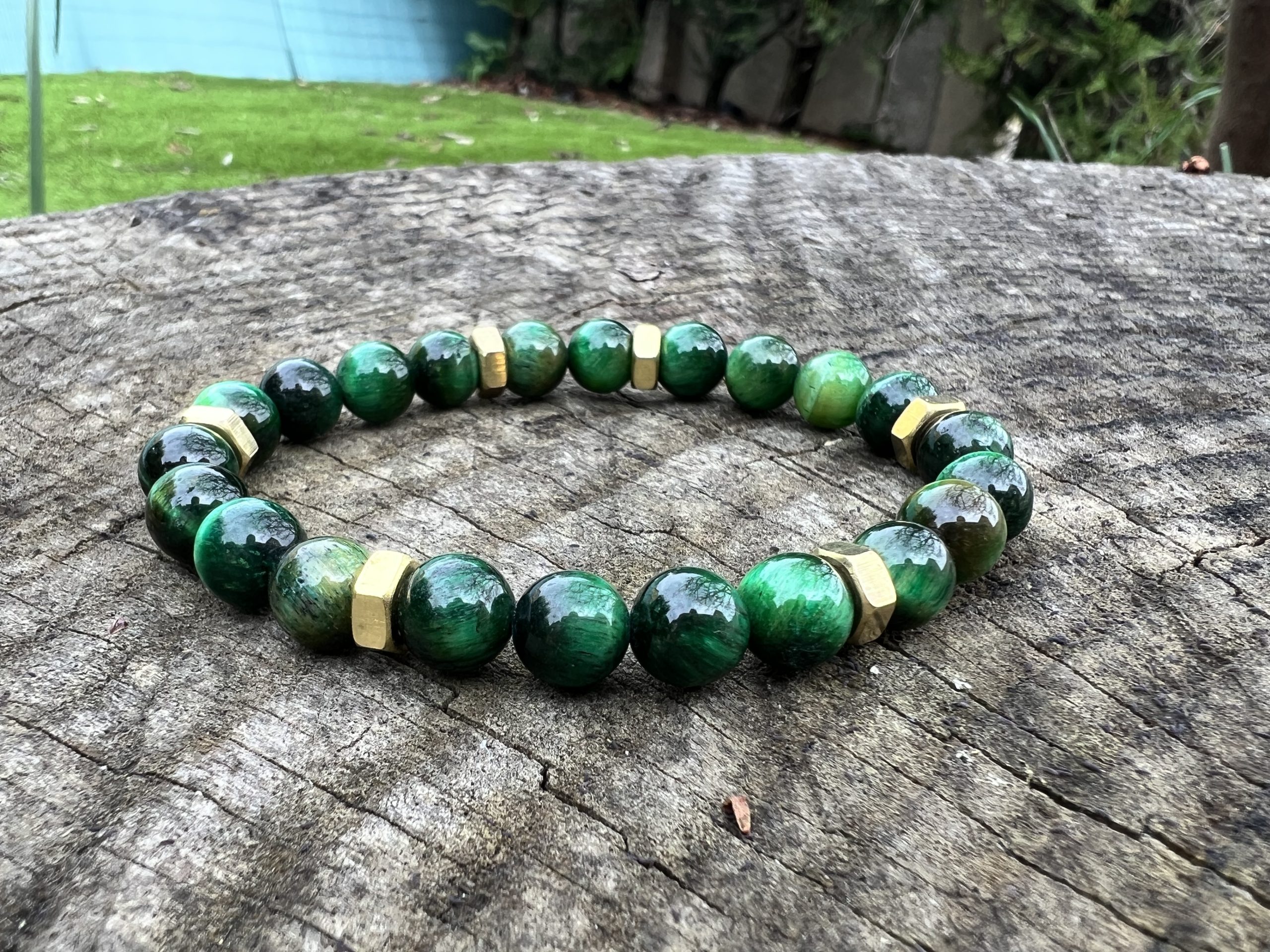 Bracelet avec les perles œil de tigre vert