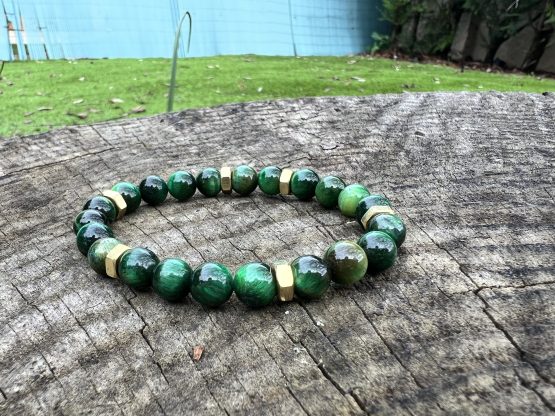 Bracelet avec les perles œil de tigre vert