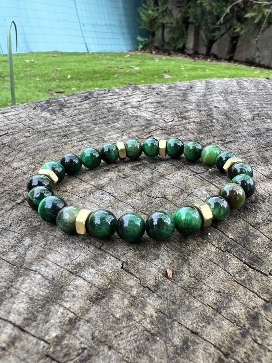 Bracelet avec les perles œil de tigre vert