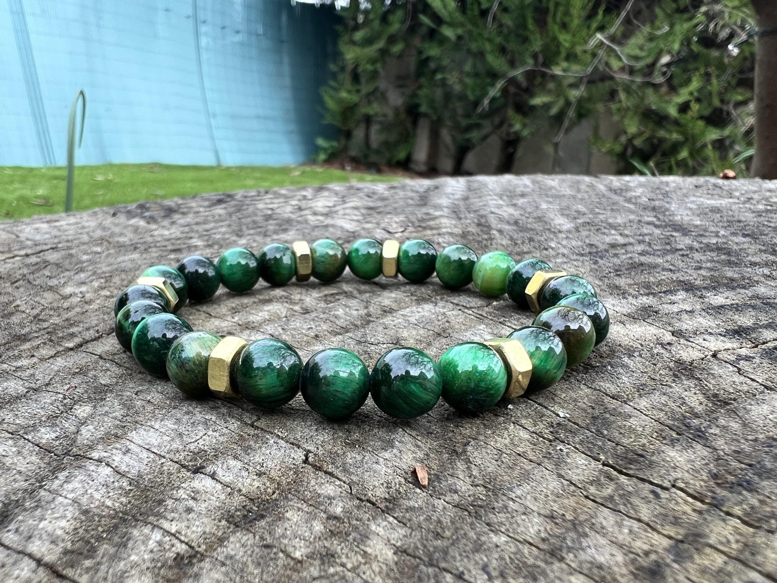 Bracelet avec les perles œil de tigre vert