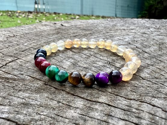 Bracelet Maria avec la citrine et œil de tigre marron, rose, bleu foncée, vert et violet pour femme