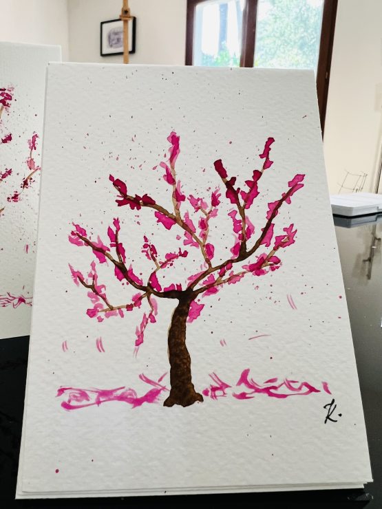 Arbre de Judée en aquarelle de la collection Arbre de Judée de l'artiste peintre Jana KUZMI. Réalisées main en rose et marron sur le papier aquarelle. Cartes artistiques ssont dépliables pour pouvoir écrire dedans et accompagner des fleurs ou u cadeau p.articulier. Elles peuvent accompagner une oeuvre d'art ou un bijou de produits proposés par le site Boucle Bel Air. Peut etre personnalisé et directement envoyé à la personne de votre choix.