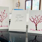 Arbre de Judée en aquarelle de la collection Arbre de Judée de l'artiste peintre Jana KUZMI. Réalisées main en rose et marron sur le papier aquarelle. Cartes artistiques ssont dépliables pour pouvoir écrire dedans et accompagner des fleurs ou u cadeau p.articulier. Elles peuvent accompagner une oeuvre d'art ou un bijou de produits proposés par le site Boucle Bel Air.