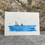 Cartes artistiques Collection "La Côte bleue" par Jana Kuzmi Découvrez l'Art Unique des Cartes Artistiques Jana Kuzmi - Inspirées par la Provence et la Méditerranée Et plus particulièrement Les cartes artistiques la collection  "La Côte bleue" Plongez dans l'univers artistique envoûtant de Jana Kuzmi avec nos cartes artistiques uniques, confectionnées à la main avec amour et expertise. Chaque carte est une œuvre d'art en soi, réalisée sur du papier aquarelle de 300 grammes, minutieusement découpé et peint à la main par l'artiste elle-même. Situé à Bouc Bel Air, près d'Aix en Provence, l'atelier de Jana Kuzmi est le lieu où naissent ces créations inspirées par les paysages enchanteurs de la Provence. Cette fois-ci, plongez dans la splendeur de la Méditerranée et de la Côte Bleue à travers sa nouvelle collection. L'horizon infini, où les oiseaux dansent en liberté et les bateaux glissent paisiblement sur la mer calme, est magnifiquement capturé dans chaque œuvre. Ces cartes artistiques ne sont pas seulement des objets de beauté, mais aussi des moyens de transmettre des émotions et des messages spéciaux. Accompagnez un bijou exquis ou une toile d'art avec une carte personnalisée choisie parmi la réalisation de l'artiste Jana Kuzmi, et envoyez un cadeau vraiment unique à vos proches. Que ce soit pour célébrer une occasion spéciale ou simplement pour faire plaisir, nos cartes artistiques ajoutent une touche d'élégance et de créativité à chaque geste. Sur bouclebelair.com, notre site dédié à l'art et à l'artisanat, vous trouverez un large éventail de bijoux faits main et de toiles d'art originales, tous soigneusement réalisées et reconnues pour leur qualité et leur esthétique. Profitez de cette occasion pour explorer notre collection et laissez-vous séduire par l'authenticité et le charme de l'art créé par Jana Kuzmi. Commandez dès maintenant et laissez-vous transporter dans un monde où l'art rencontre la nature, où la beauté de la Provence et de la Méditerranée est immortalisée sur chaque carte artistique. Avec nos créations uniques, faites de chaque geste un acte d'expression artistique et de connexion émotionnelle.